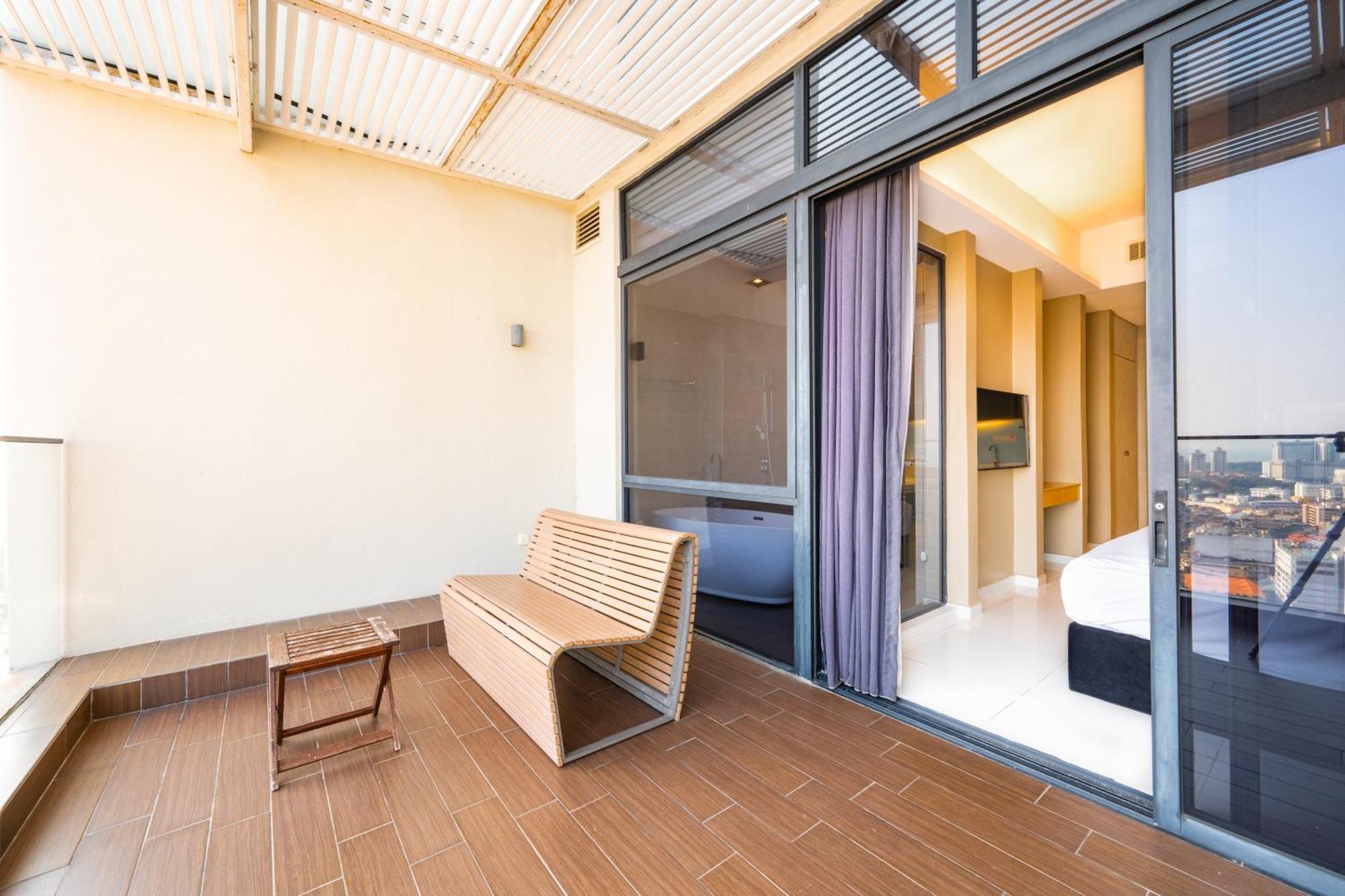 Greystone 99 Suites Malacca エクステリア 写真