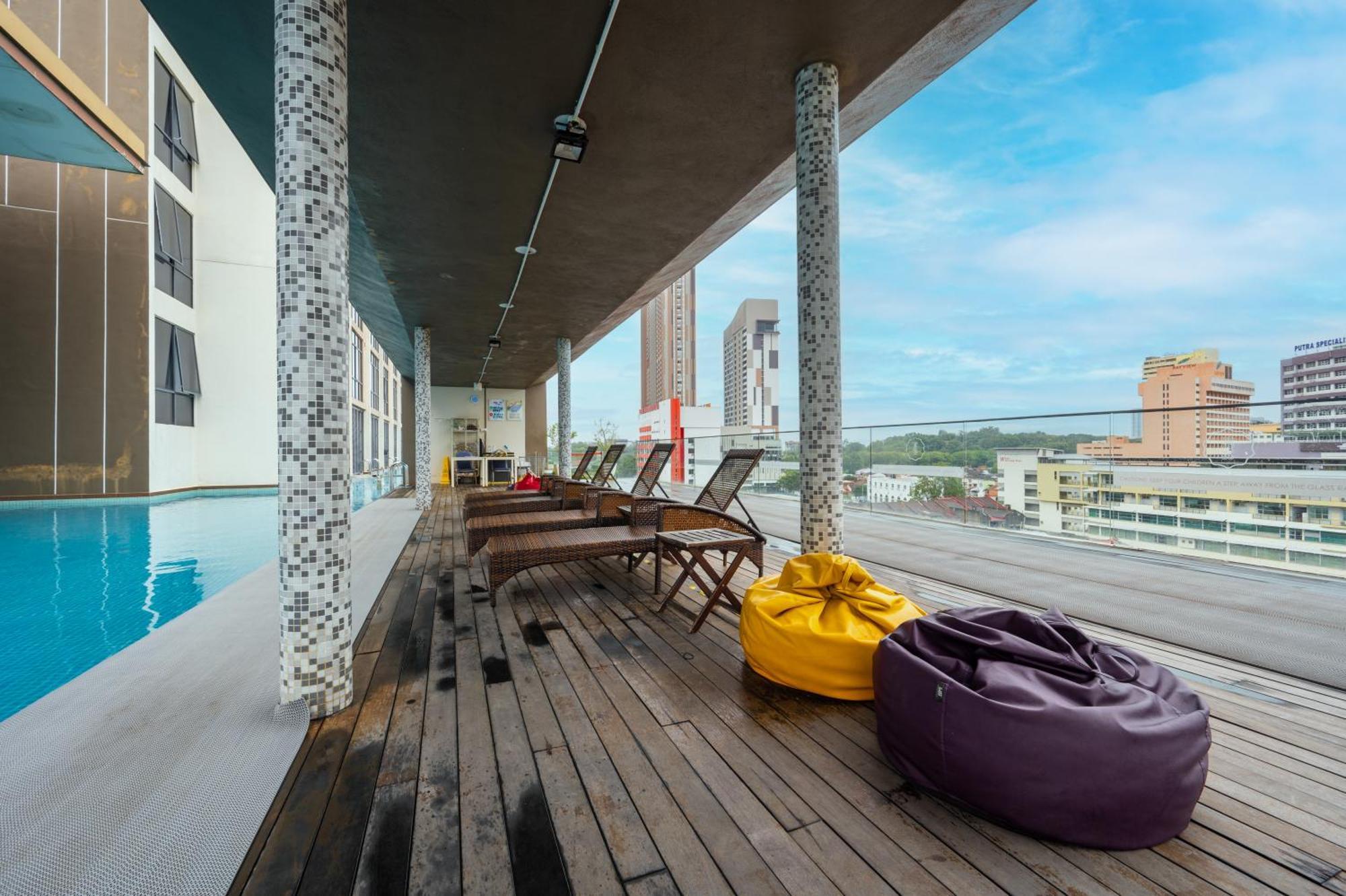 Greystone 99 Suites Malacca エクステリア 写真