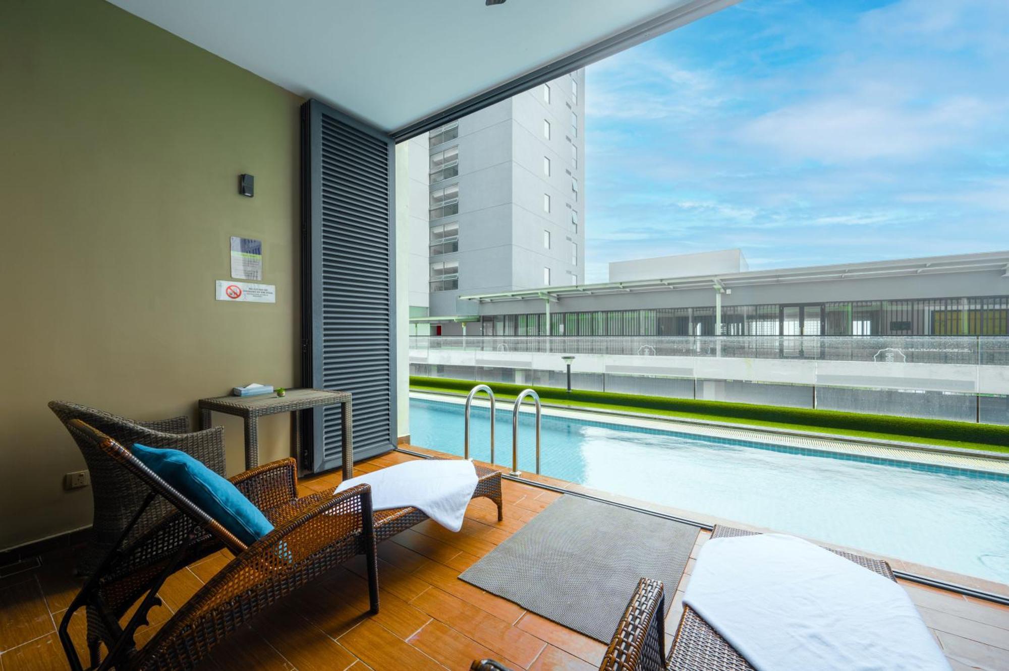 Greystone 99 Suites Malacca エクステリア 写真