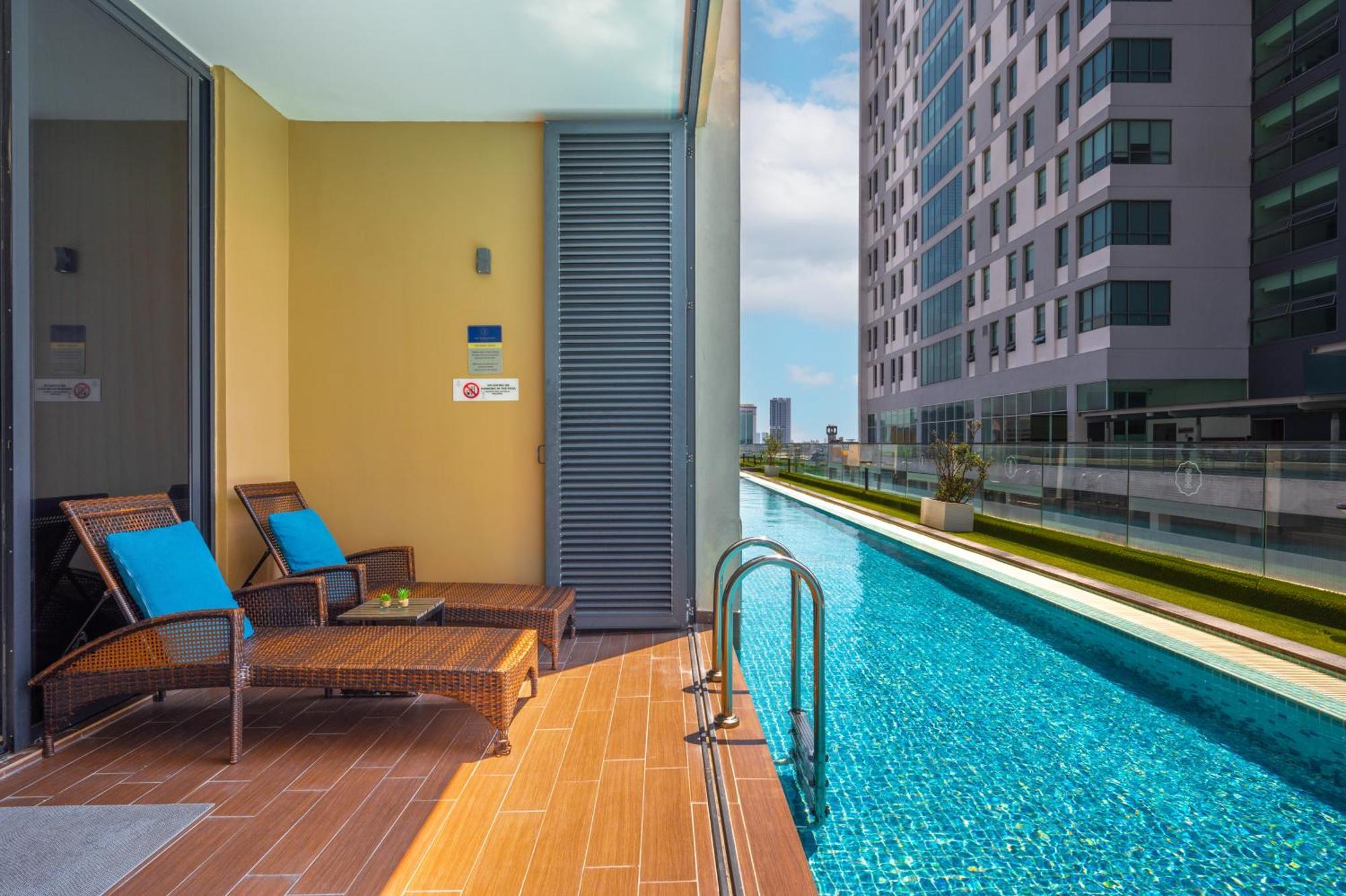 Greystone 99 Suites Malacca エクステリア 写真